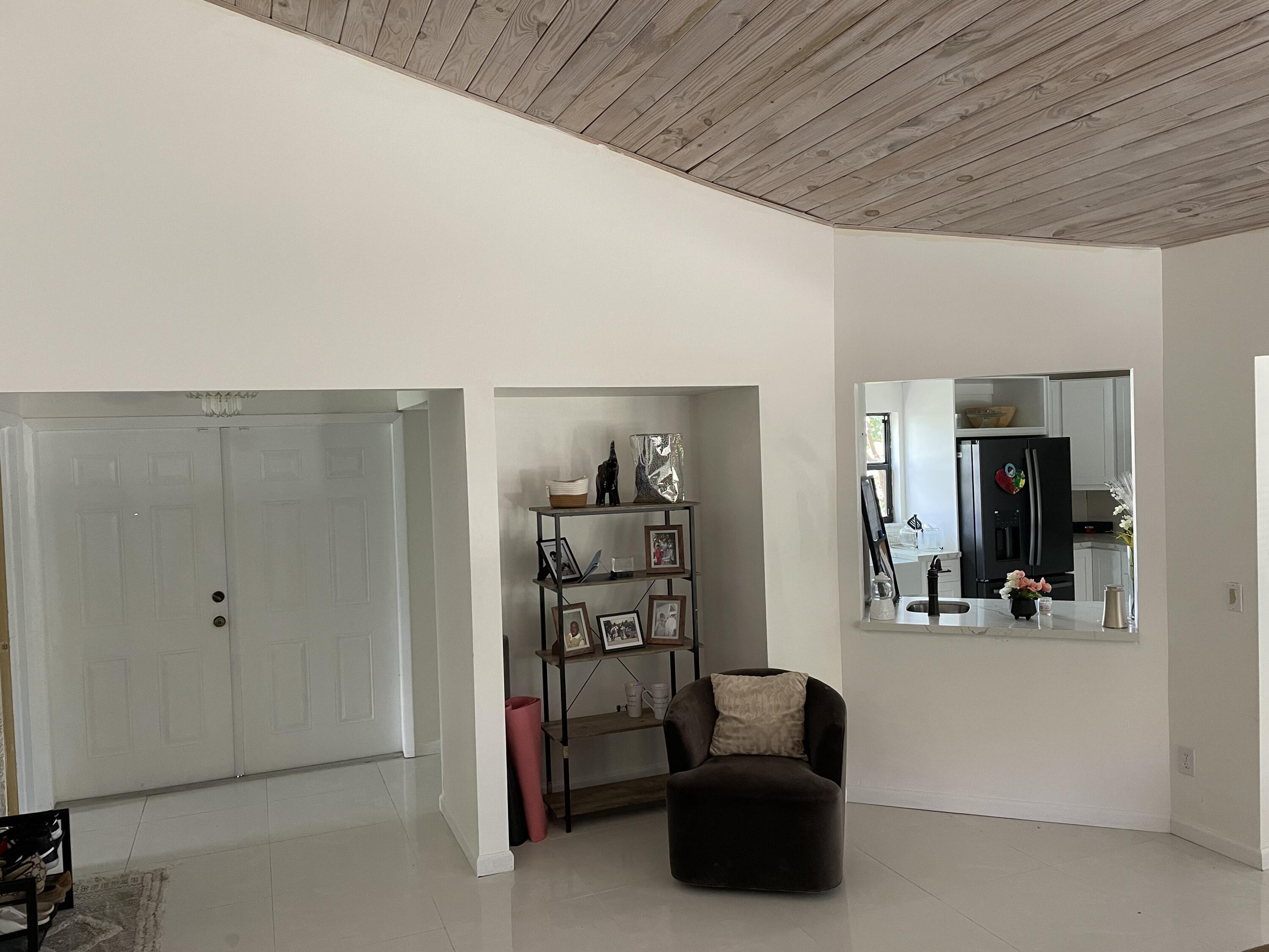 240 Northwest 70th Street Boca Raton, FL 33487 - Photo 19 of 46 FDB4E0E1-18B3-4C24-8568-D000085149AB