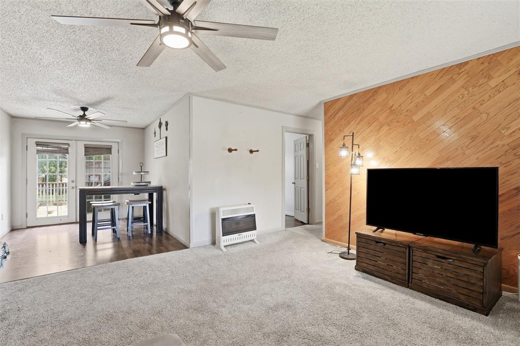 4304 Hodgkins Road Lake Worth, TX 76135 - Photo 10 of 33