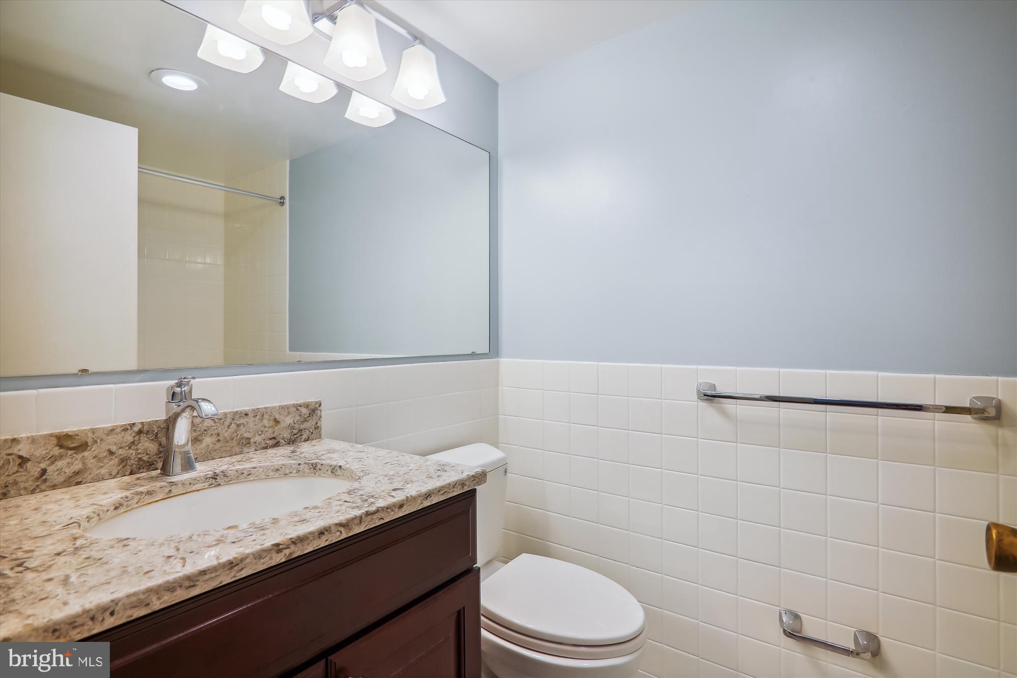 700 7th Street Southwest, Unit 701 Washington, DC 20024 - Photo 22 of 54 Updated Hall Bathroom