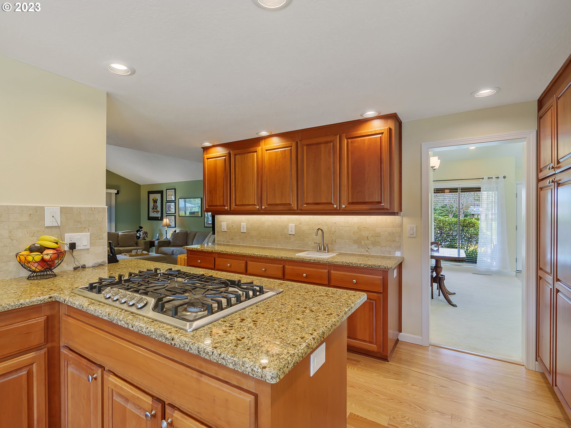 992 Spyglass Drive Eugene, OR 97401 - Photo 9 of 35 a kitchen with a stove and a refrigerator