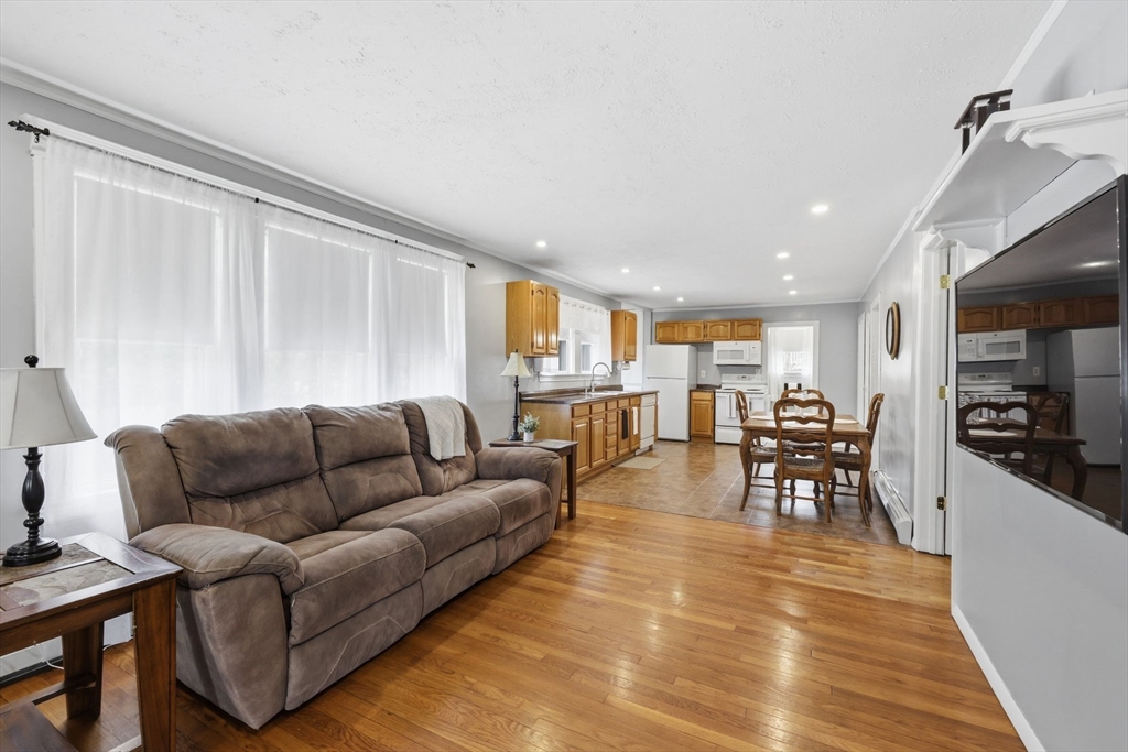 28 Rosina Road Weymouth, MA 02189 - Photo 9 of 41