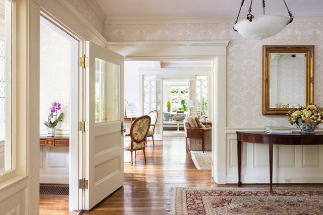 a view of a livingroom and dining room