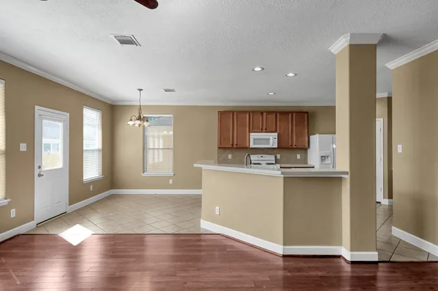 $2,000 | 952 Crannog Way, Conroe, TX 77301