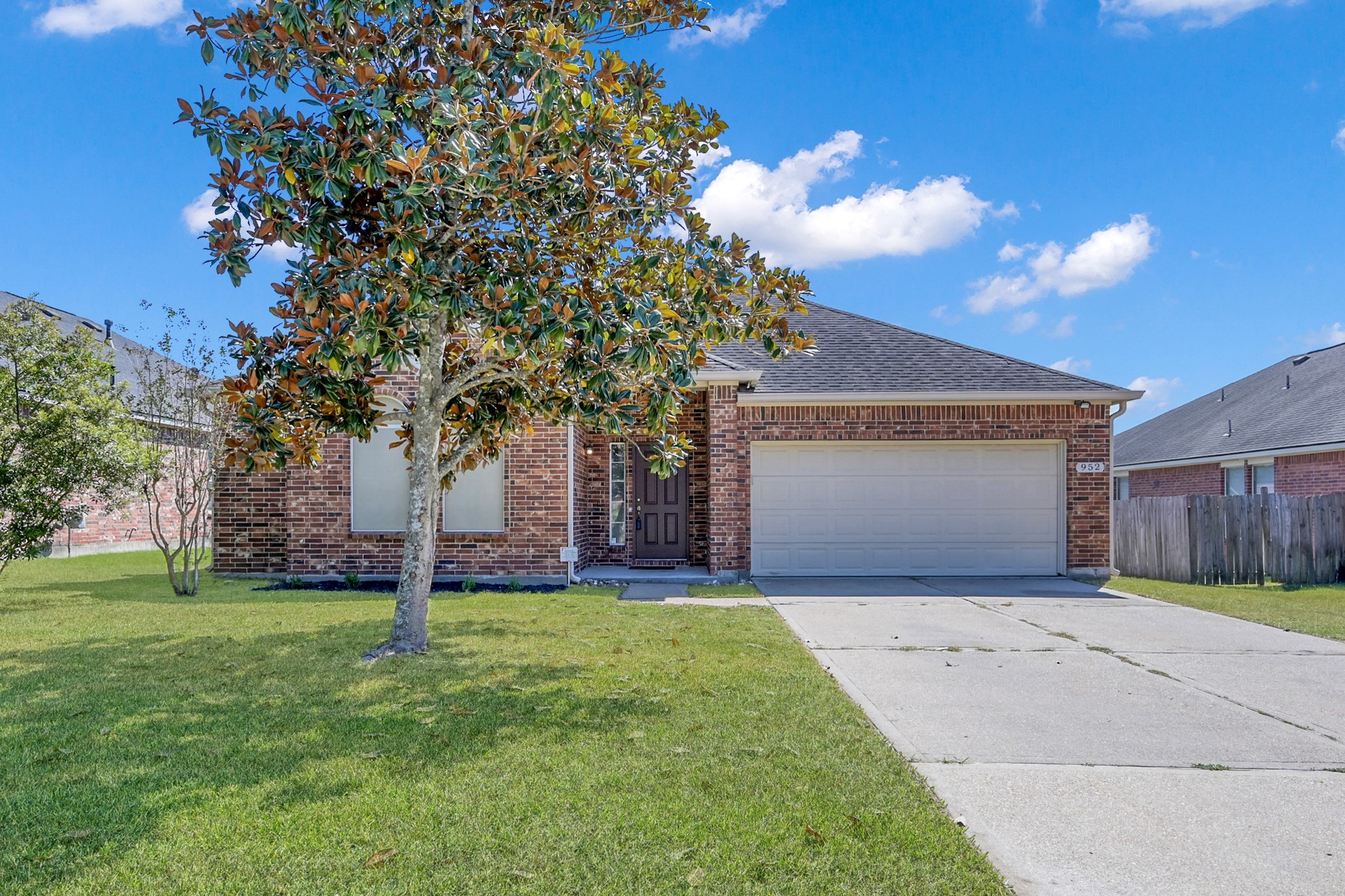 952 Crannog Way Conroe, TX 77301 - Photo 2 of 39