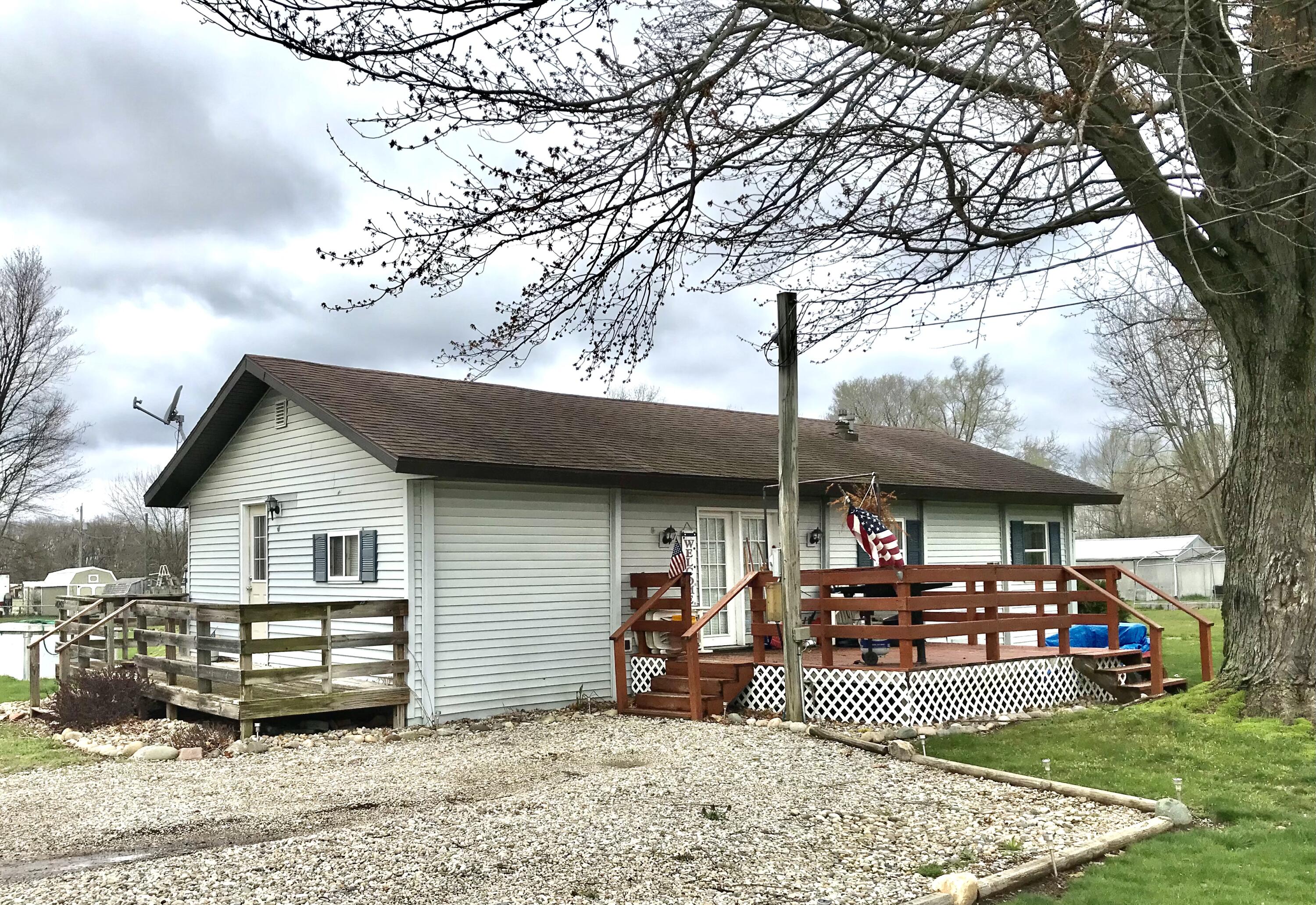 69405 Thomas Road White Pigeon, MI 49099 - Photo 2 of 25 83B399D0-9D90-40B2-A1EF-A2AAAA8B9751