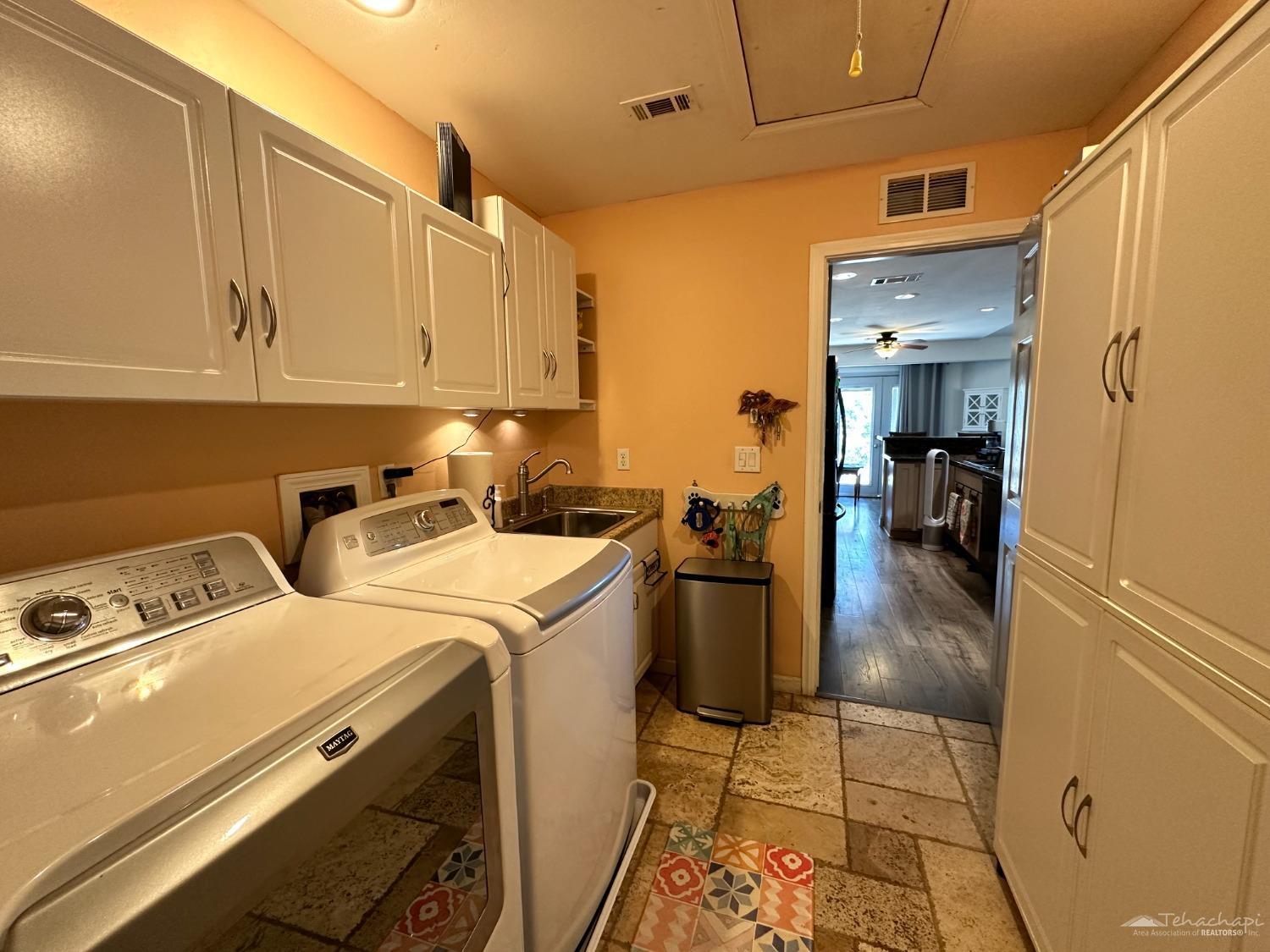 28880 Delaware Drive Tehachapi, CA 93561 - Photo 18 of 48 Gallery Image 18