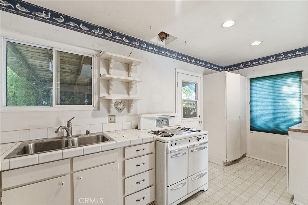 8226 Fenwick Street Sunland, CA 91040 - Photo 15 of 18