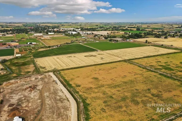 $1,999,000 | 3940 North 2300 E Road, Filer, ID 83328