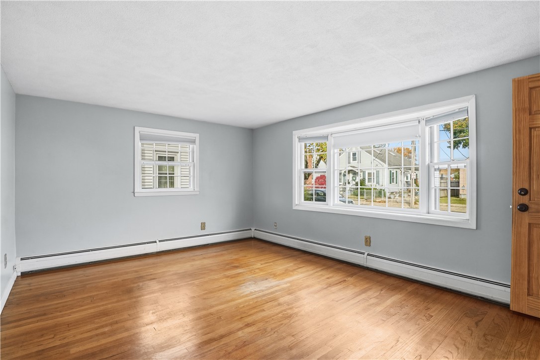 83 Greeley Street Pawtucket, RI 02861 - Photo 5 of 49 Gallery Image 5
