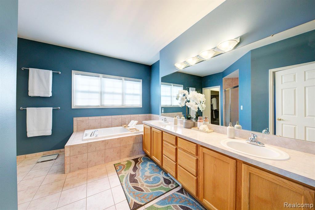 47774 Pavillon Road Canton, MI 48188 - Photo 34 of 45