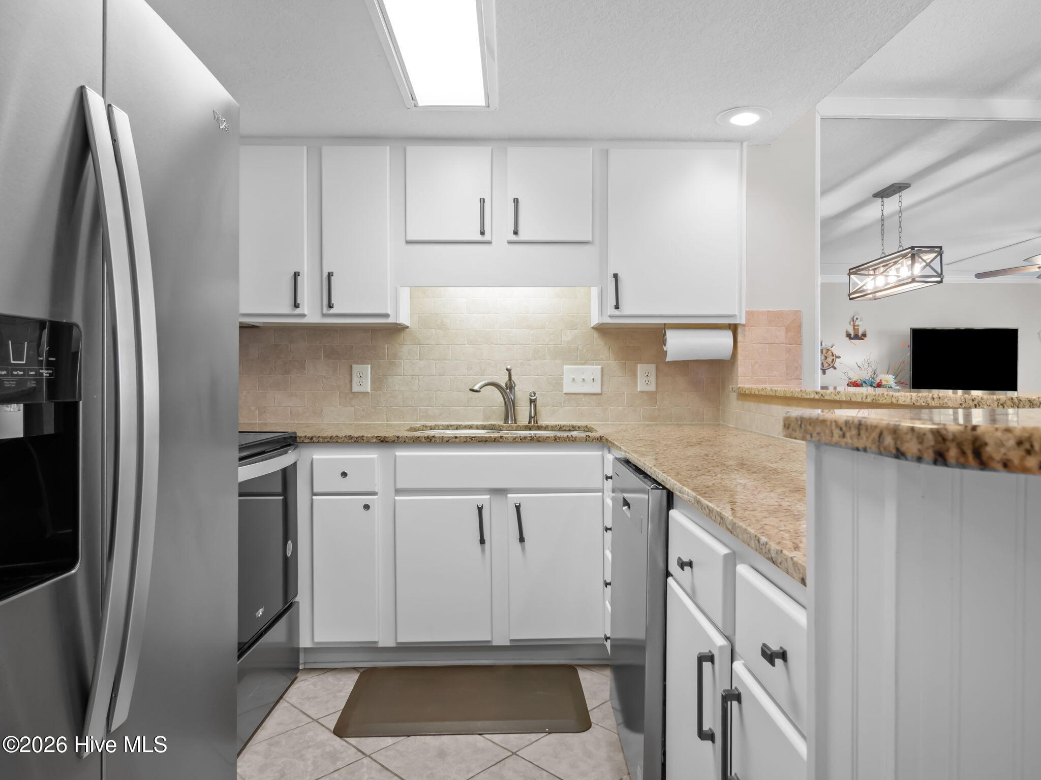 8801 Reed Drive, Unit 613 Emerald Isle, NC 28594 - Photo 11 of 41 Kitchen