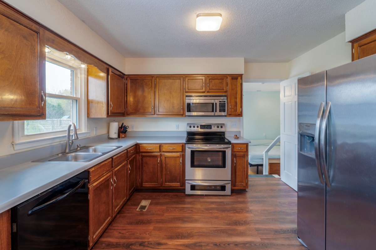 1921 Thompson Road Murfreesboro, TN 37128 - Photo 9 of 40