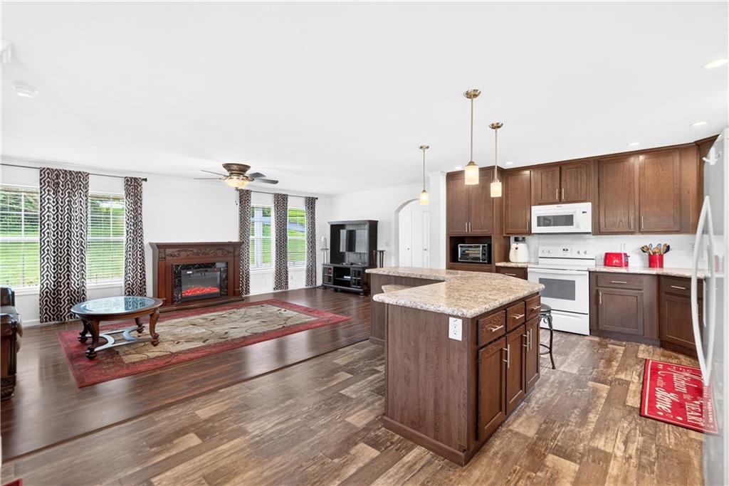 100 Linden Monongahela, PA 15063 - Photo 10 of 41 Open Spacious Floor Plan!