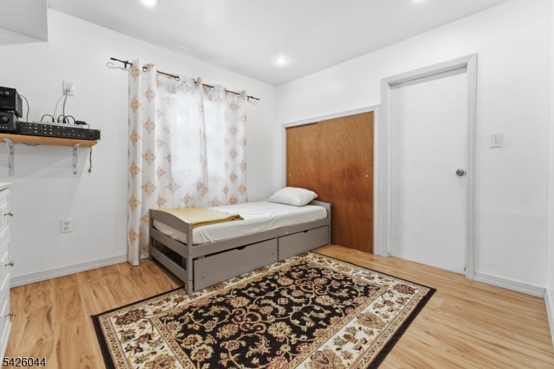 47 Sycamore Street Somerville, NJ 08876 - Photo 11 of 29