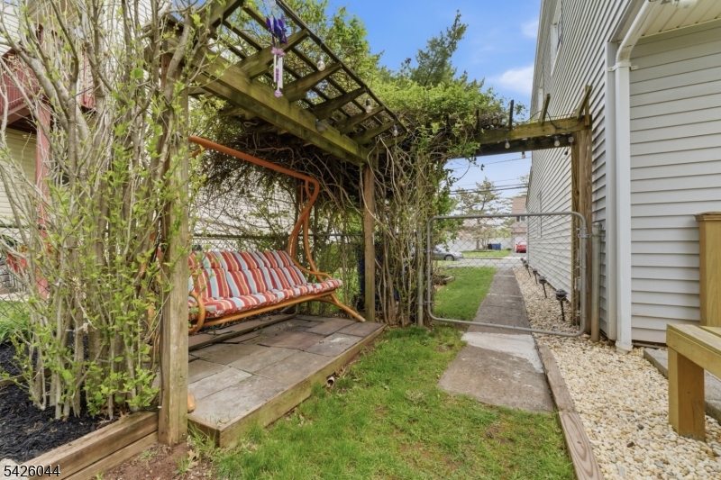 47 Sycamore Street Somerville, NJ 08876 - Photo 22 of 29