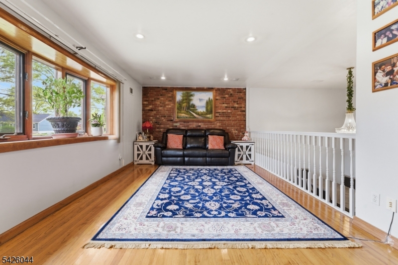 47 Sycamore Street Somerville, NJ 08876 - Photo 7 of 29