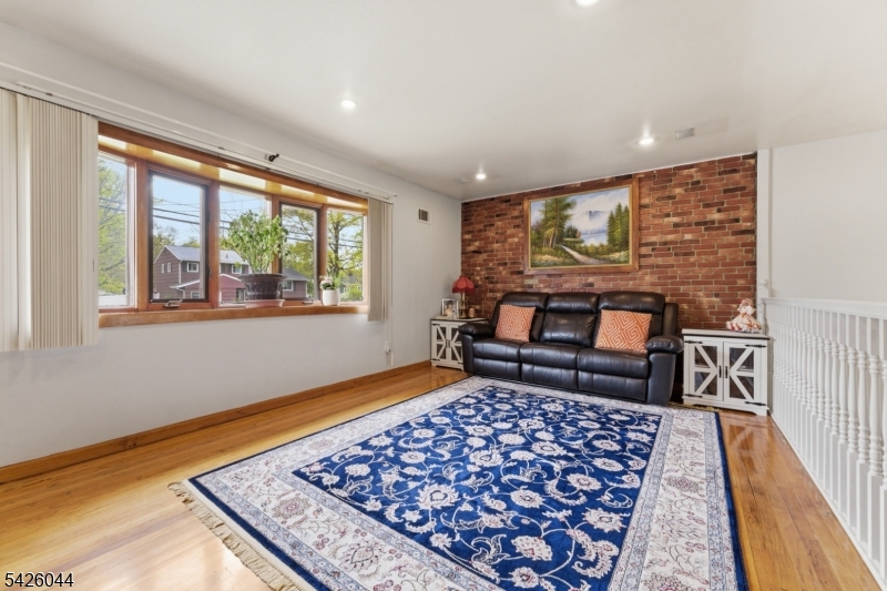 47 Sycamore Street Somerville, NJ 08876 - Photo 8 of 29