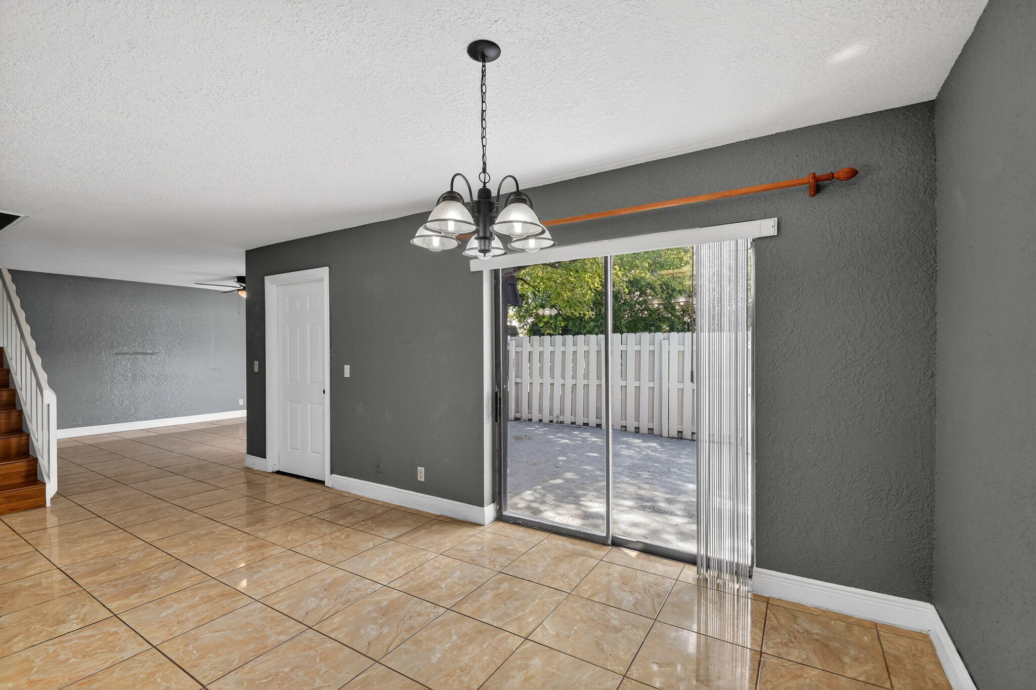 320 Woodland Road Palm Springs, FL 33461 - Photo 11 of 49 12-web-or-mls-DSC_4807