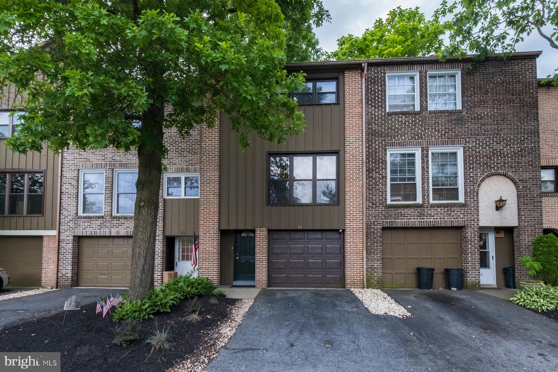 27 Club Lane Reading, PA 19607 - Photo 1 of 15 Gallery Image 1