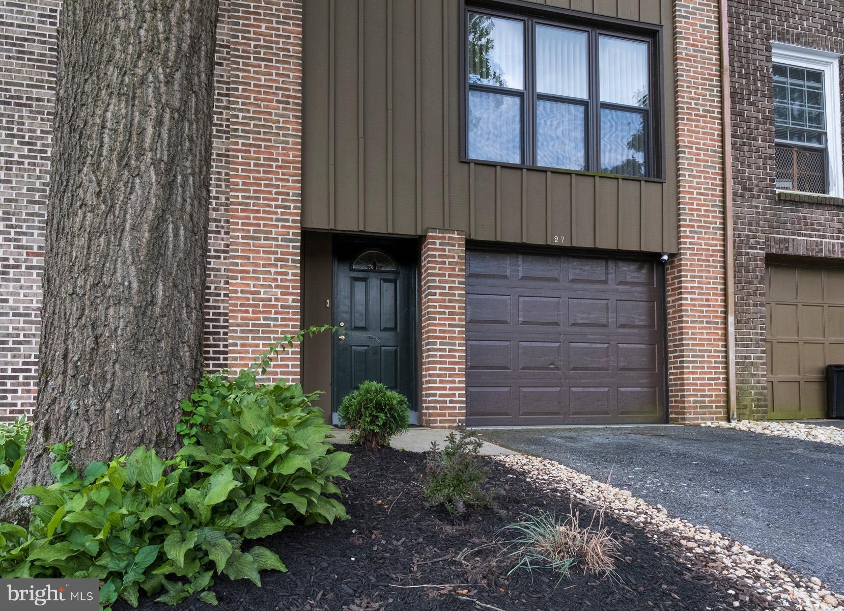 27 Club Lane Reading, PA 19607 - Photo 2 of 15 Gallery Image 2