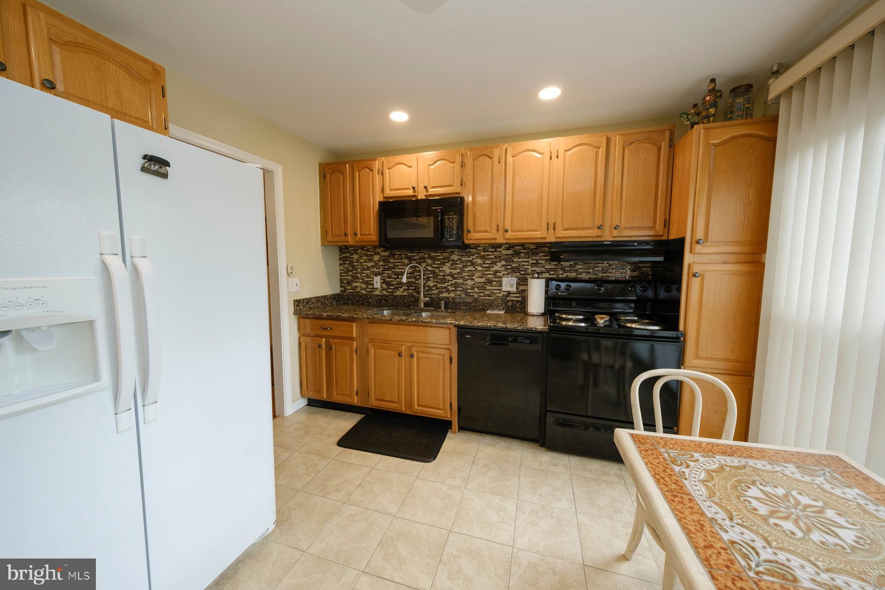 27 Club Lane Reading, PA 19607 - Photo 7 of 15 Gallery Image 7