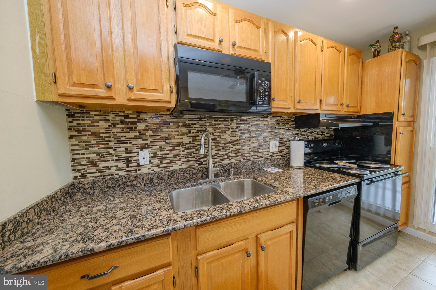 27 Club Lane Reading, PA 19607 - Photo 8 of 15 Gallery Image 8
