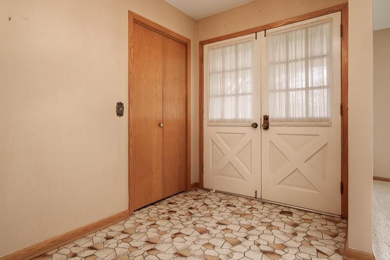 3090 Dallas Road Rockford, IL 61109 - Photo 3 of 45 Gallery Image 3