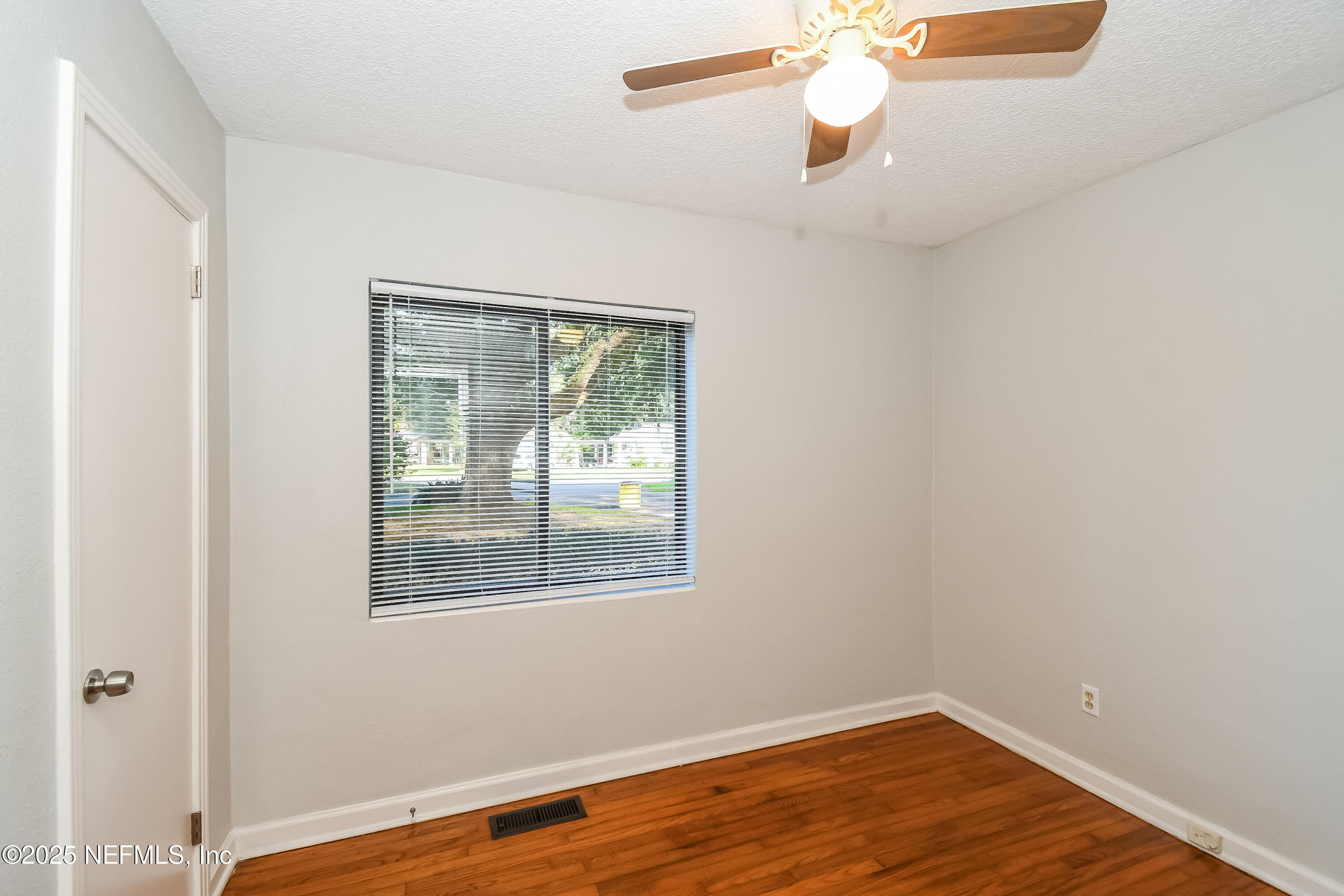 1220 Adrian Court Jacksonville, FL 32205 - Photo 12 of 15 012-photo-bedroom-7884520