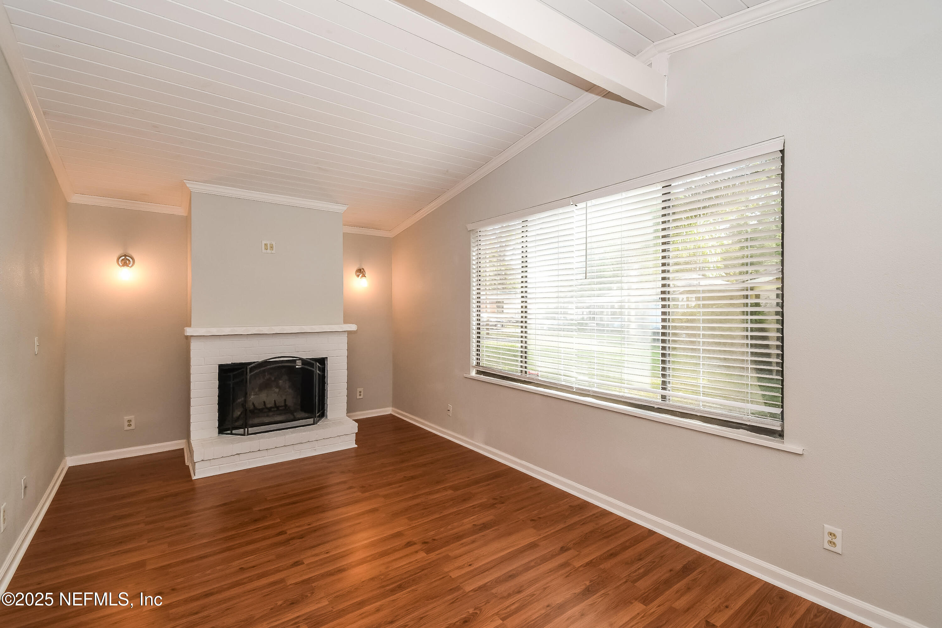 1220 Adrian Court Jacksonville, FL 32205 - Photo 2 of 15 002-photo-living-room-7884511