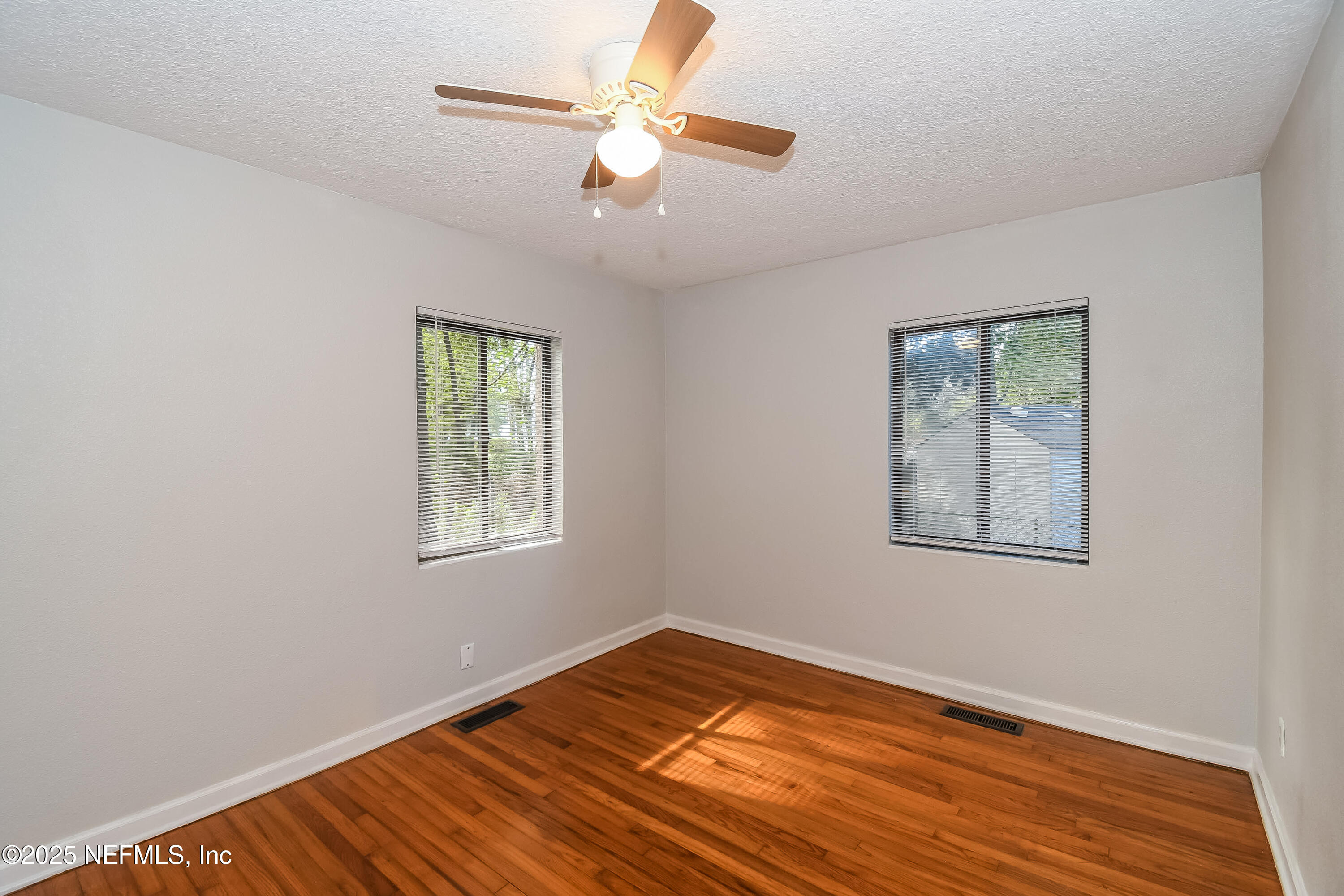 1220 Adrian Court Jacksonville, FL 32205 - Photo 10 of 15 010-photo-master-bedroom-7884518