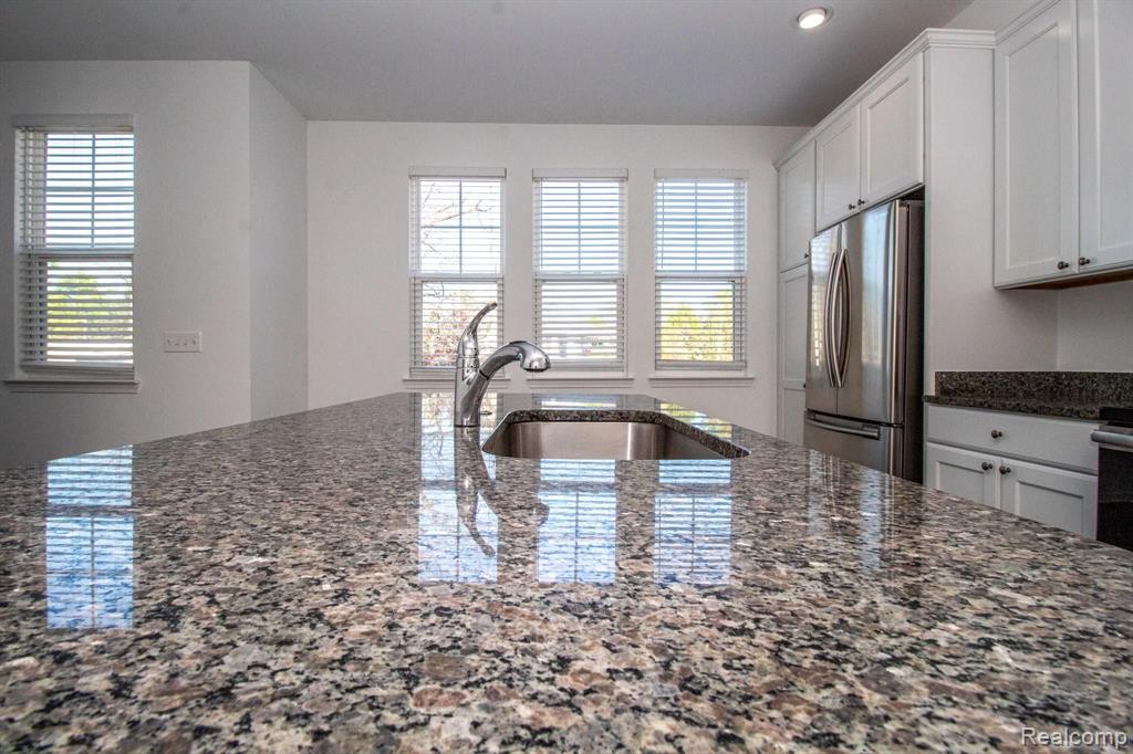 3542 South Rochester Road Royal Oak, MI 48073 - Photo 9 of 22