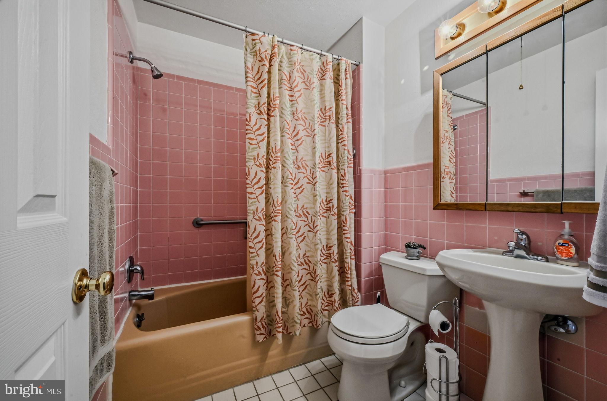 3 Oak Road Elkton, MD 21921 - Photo 28 of 33 Hall Bathroom