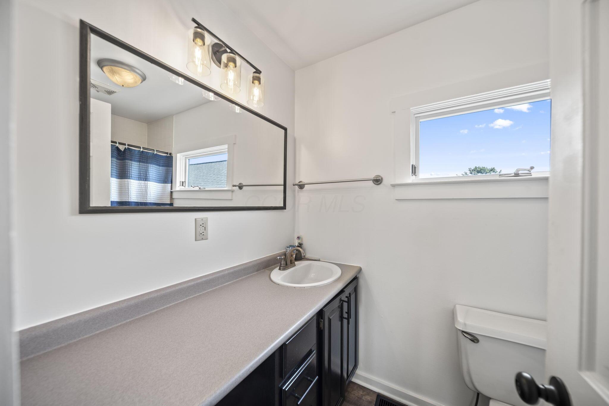 29814 Wolfe Road Circleville, OH 43113 - Photo 33 of 95 UPSTAIRS BATHROOM