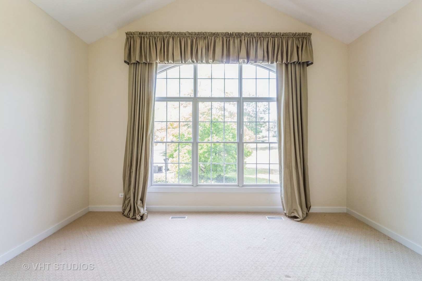 1 Sugar Maple Court Lake In The Hills, IL 60156 - Photo 14 of 29 an empty room with windows