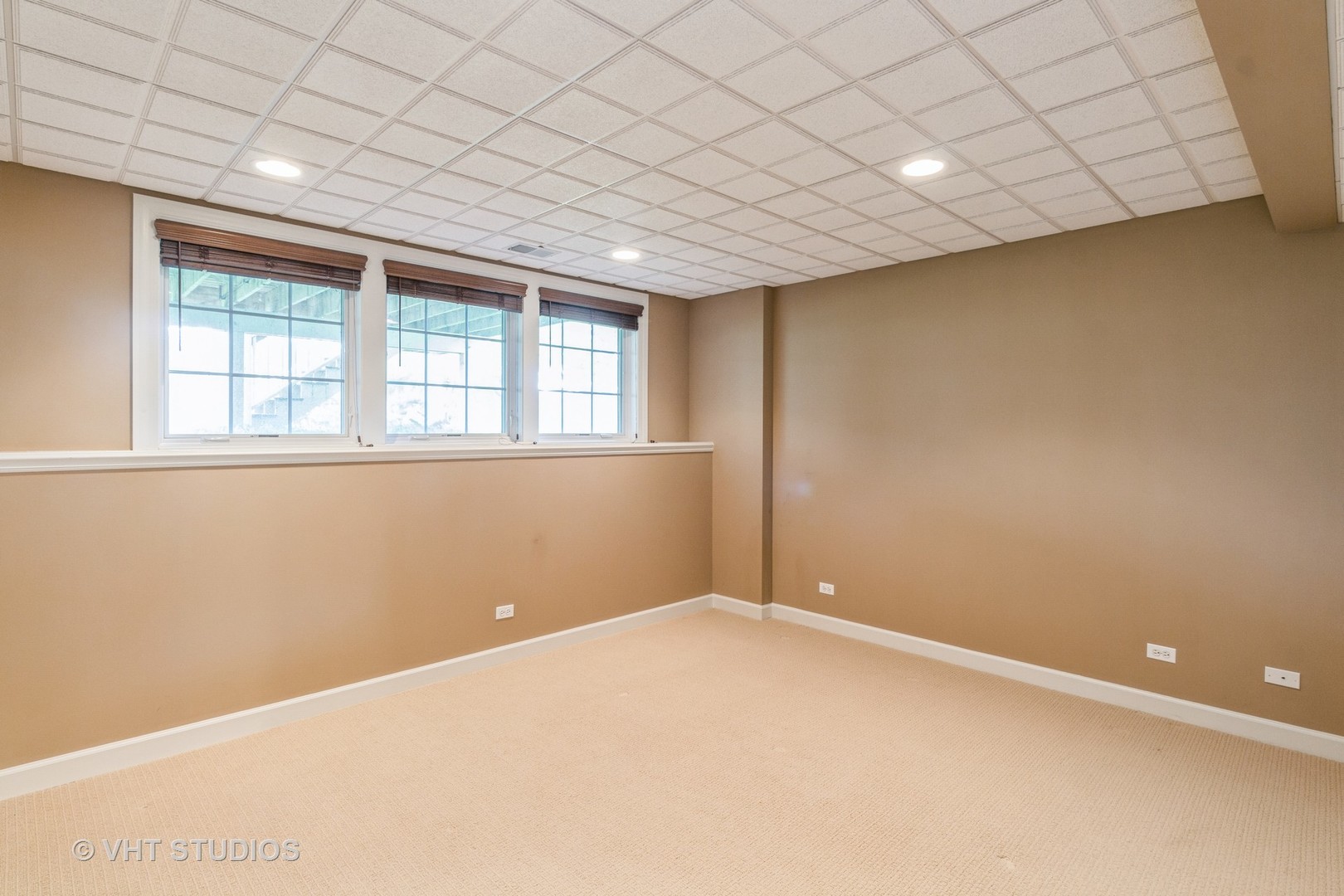 1 Sugar Maple Court Lake In The Hills, IL 60156 - Photo 18 of 29 an empty room with windows