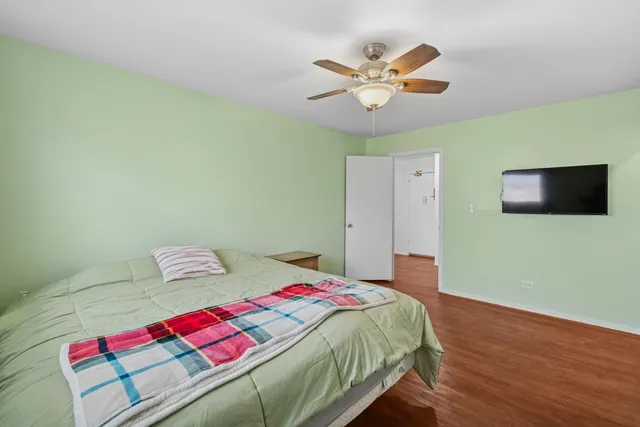 $185,000 | 9575 Terrace Place, Unit 206F, Des Plaines, IL 60016