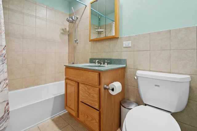 $185,000 | 9575 Terrace Place, Unit 206F, Des Plaines, IL 60016