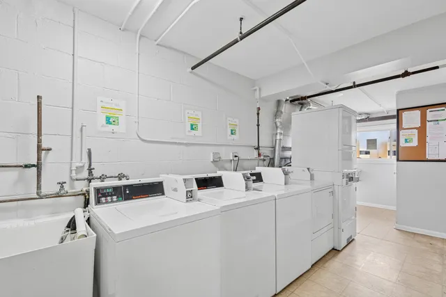 $185,000 | 9575 Terrace Place, Unit 206F, Des Plaines, IL 60016