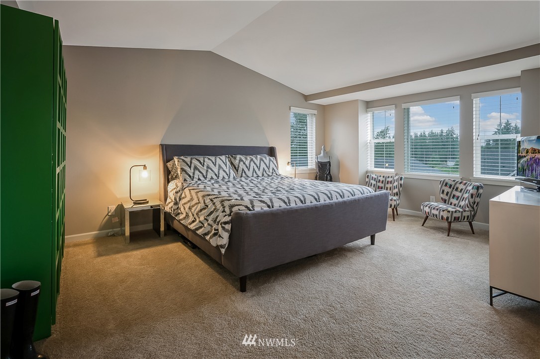 5619 Northeast 9th Street Renton, WA 98059 - Photo 14 of 23