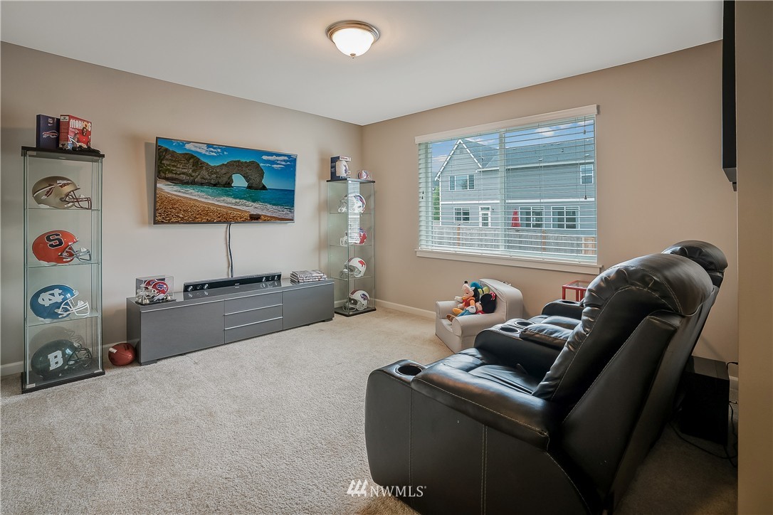 5619 Northeast 9th Street Renton, WA 98059 - Photo 18 of 23
