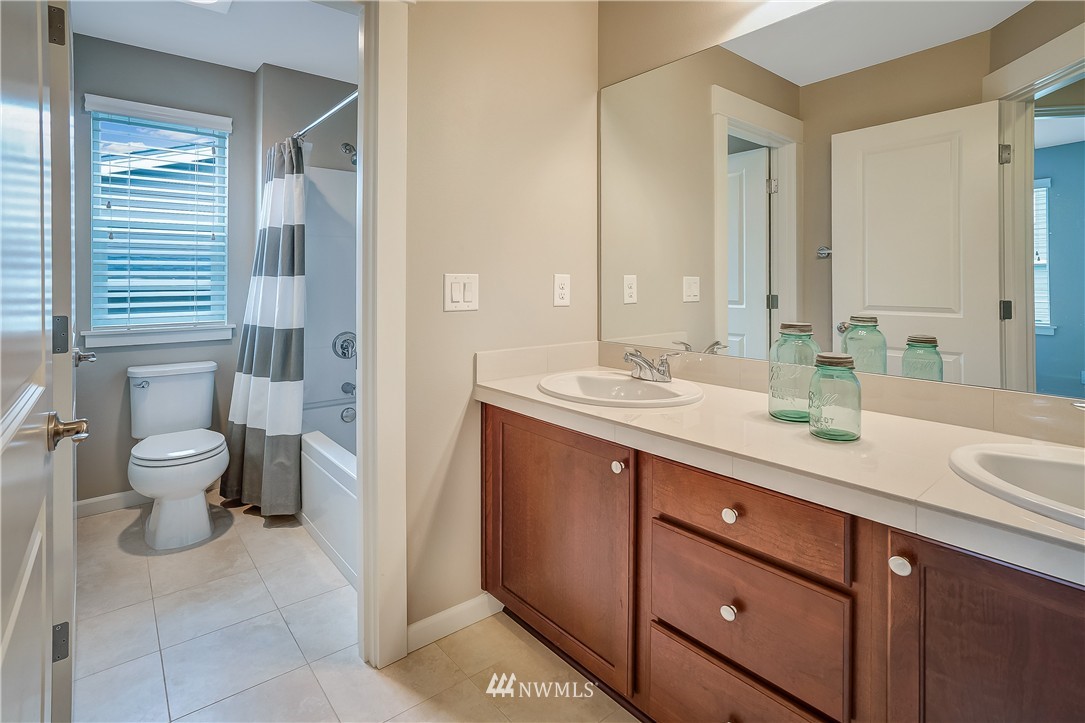 5619 Northeast 9th Street Renton, WA 98059 - Photo 20 of 23