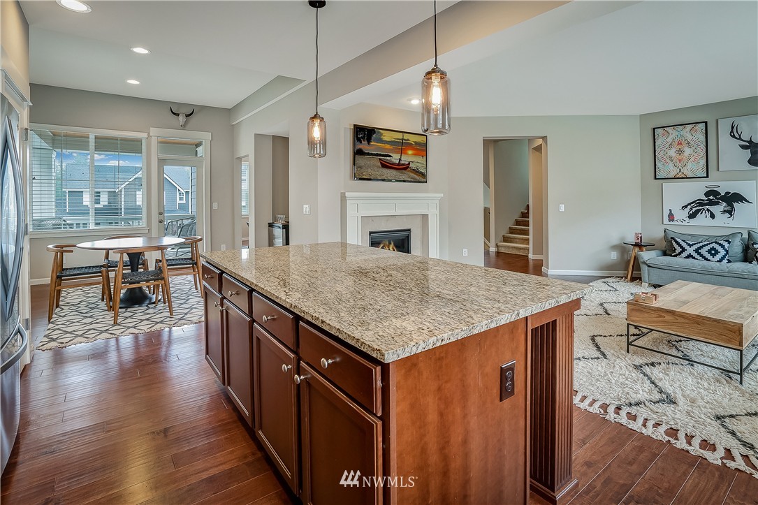 5619 Northeast 9th Street Renton, WA 98059 - Photo 6 of 23