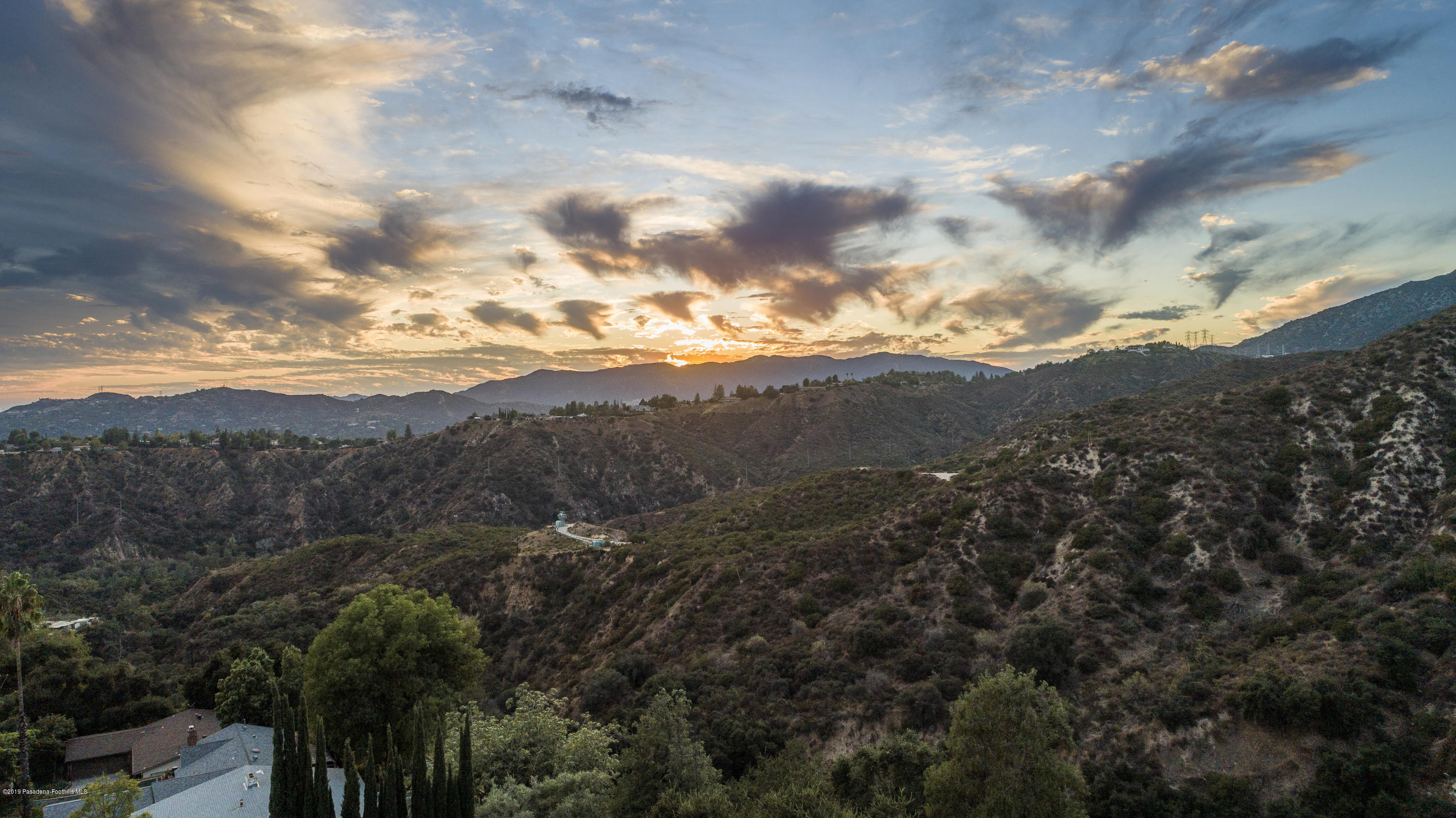 4543 El Prieto Road Altadena, CA 91001 - Photo 3 of 18 DJI_0058el