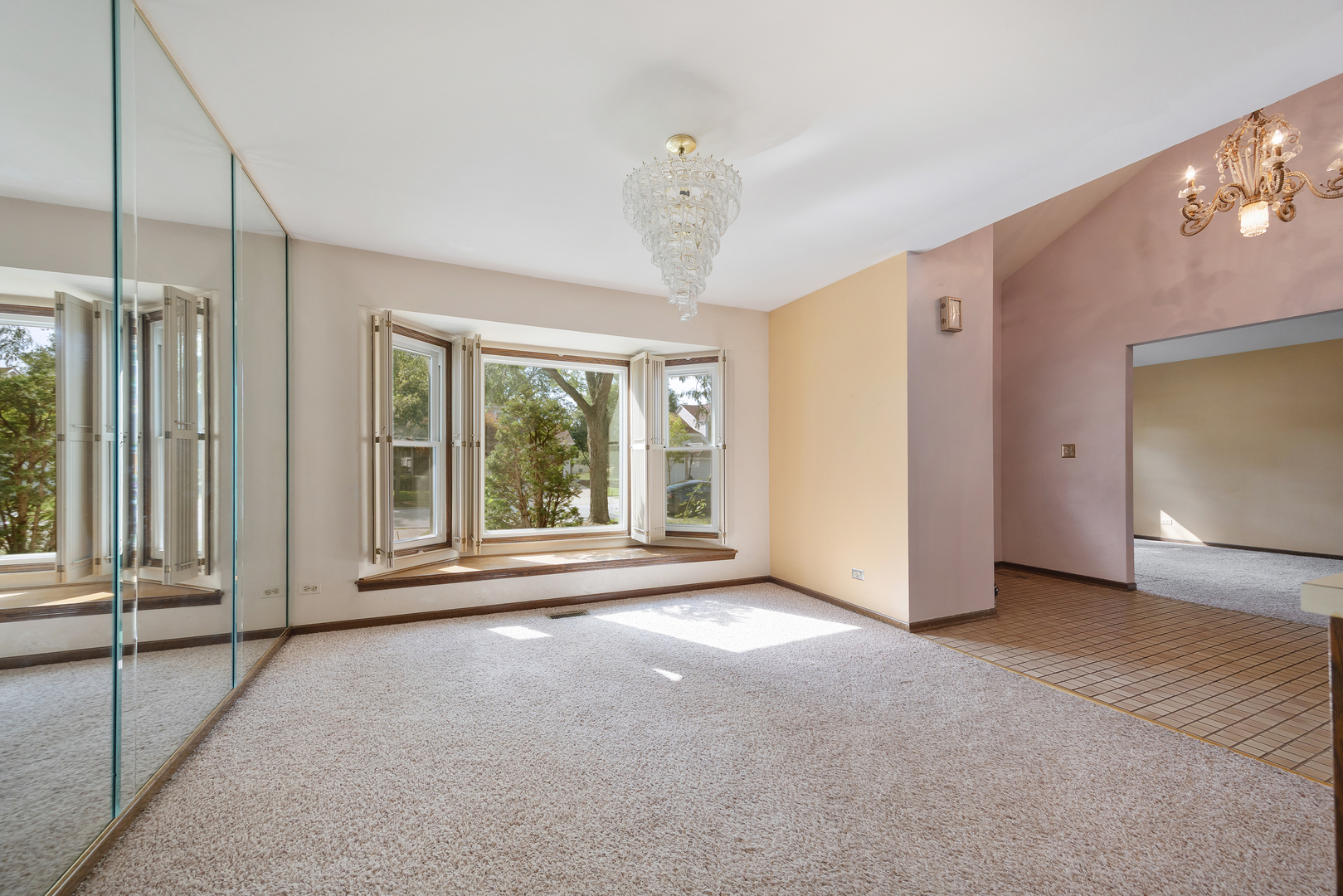 565 Rutgers Lane Elk Grove Village, IL 60007 - Photo 3 of 35 Gallery Image 3