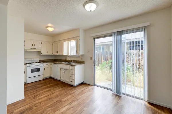 $800,000 | 2432 South Sallee Street, Visalia, CA 93277