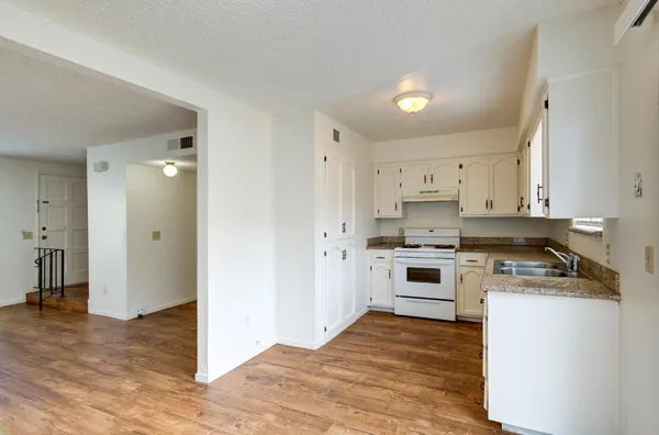 $800,000 | 2432 South Sallee Street, Visalia, CA 93277