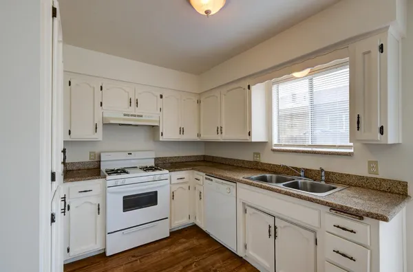 $800,000 | 2432 South Sallee Street, Visalia, CA 93277