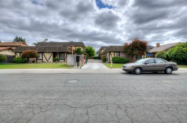 $800,000 | 2432 South Sallee Street, Visalia, CA 93277