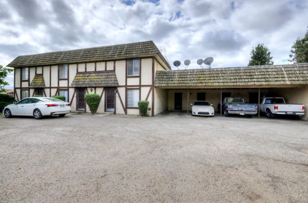 $800,000 | 2432 South Sallee Street, Visalia, CA 93277