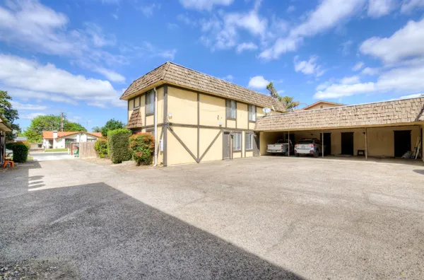 $800,000 | 2432 South Sallee Street, Visalia, CA 93277